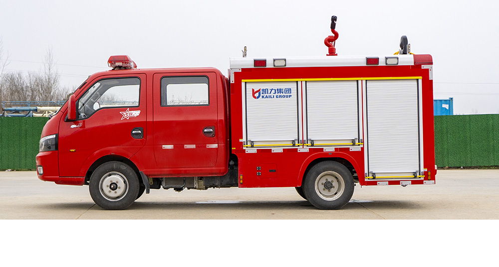 东风途逸双排水罐消防车