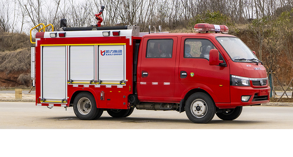 东风途逸双排水罐消防车