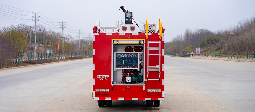 东风途逸双排水罐消防车