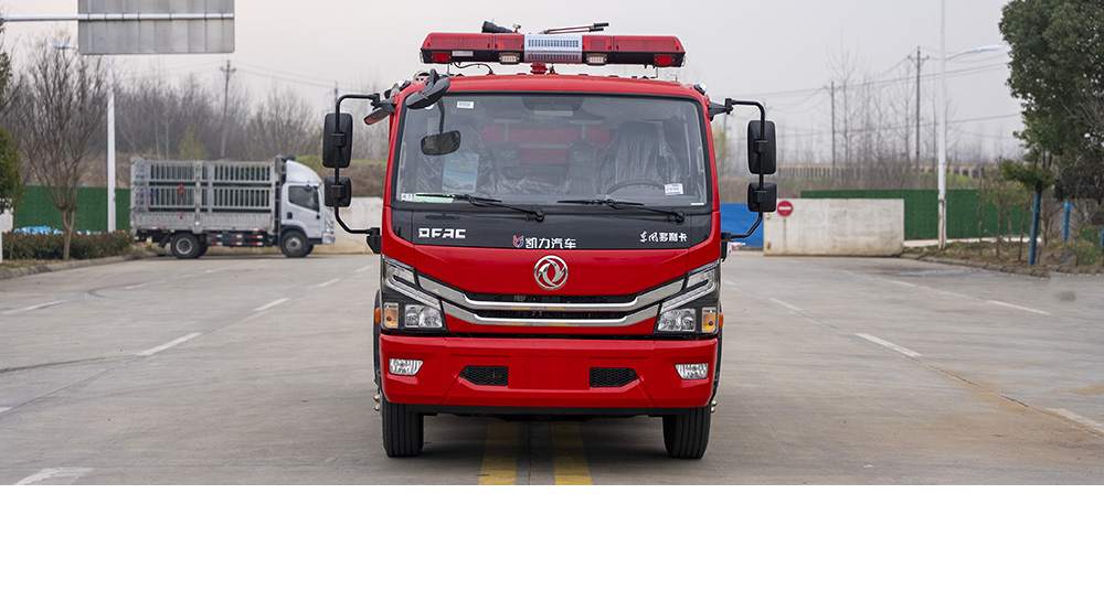 东风大多利卡外露水罐消防车
