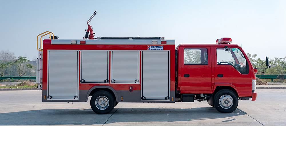 五十铃700P内藏水罐消防车