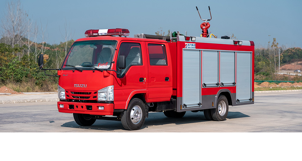 五十铃700P内藏水罐消防车