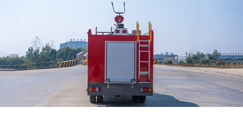 五十铃700P内藏水罐消防车