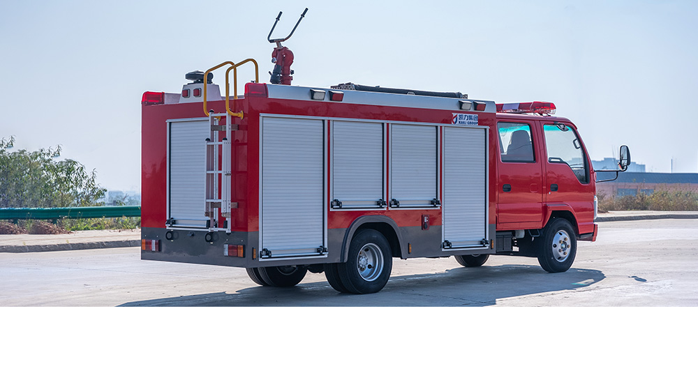 五十铃700P内藏水罐消防车