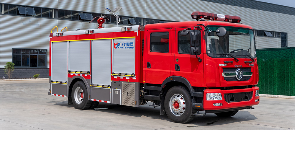 东风D9内藏水罐消防车