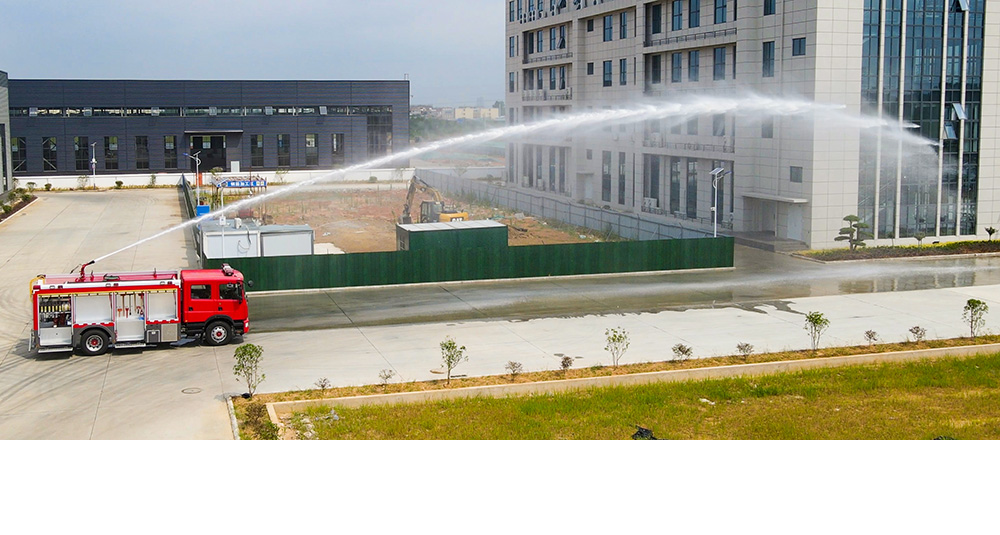 东风D9内藏水罐消防车