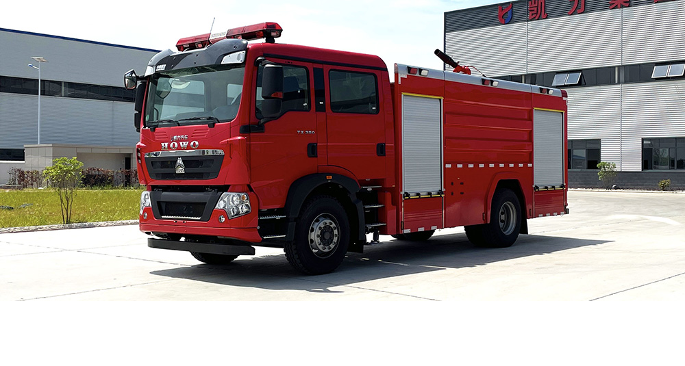 豪沃单桥外露水罐消防车
