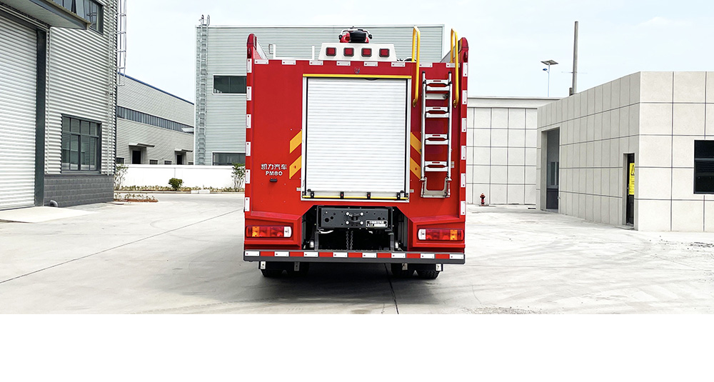 豪沃单桥外露水罐消防车