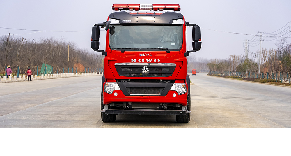 豪沃后双桥外露水罐消防车