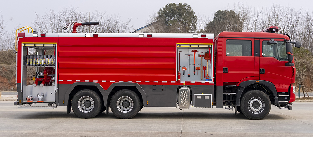 豪沃后双桥外露水罐消防车