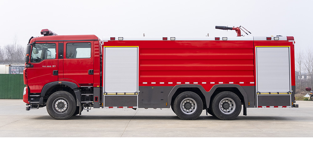 豪沃后双桥外露水罐消防车