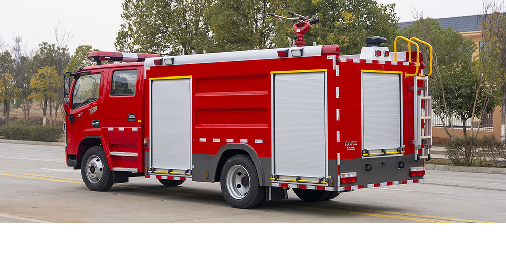东风大多利卡泡沫消防车