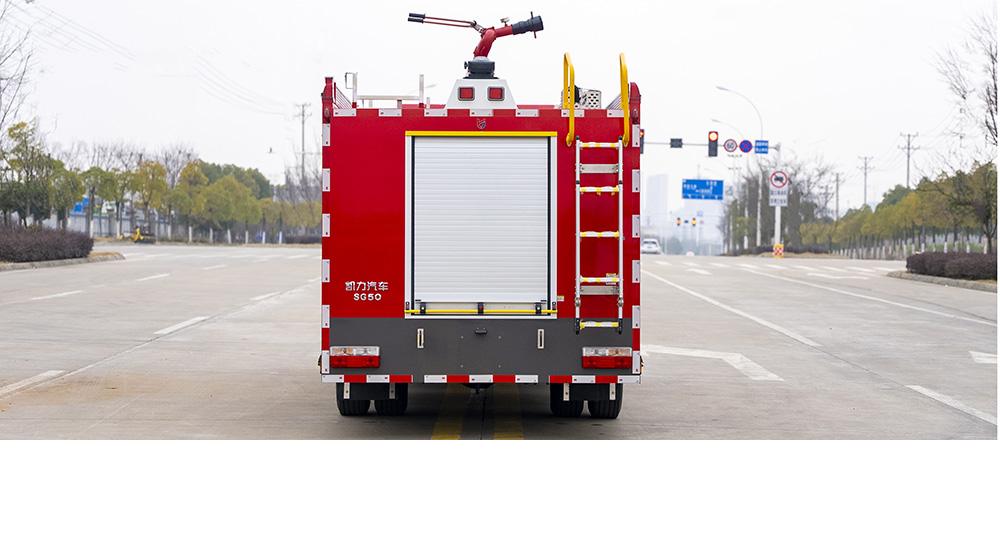 东风大多利卡泡沫消防车