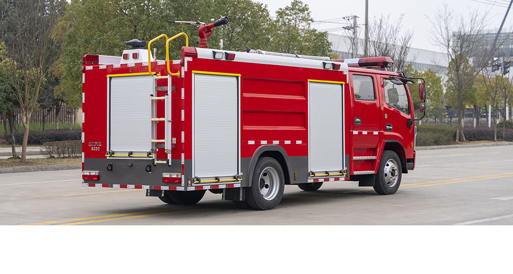 东风大多利卡泡沫消防车