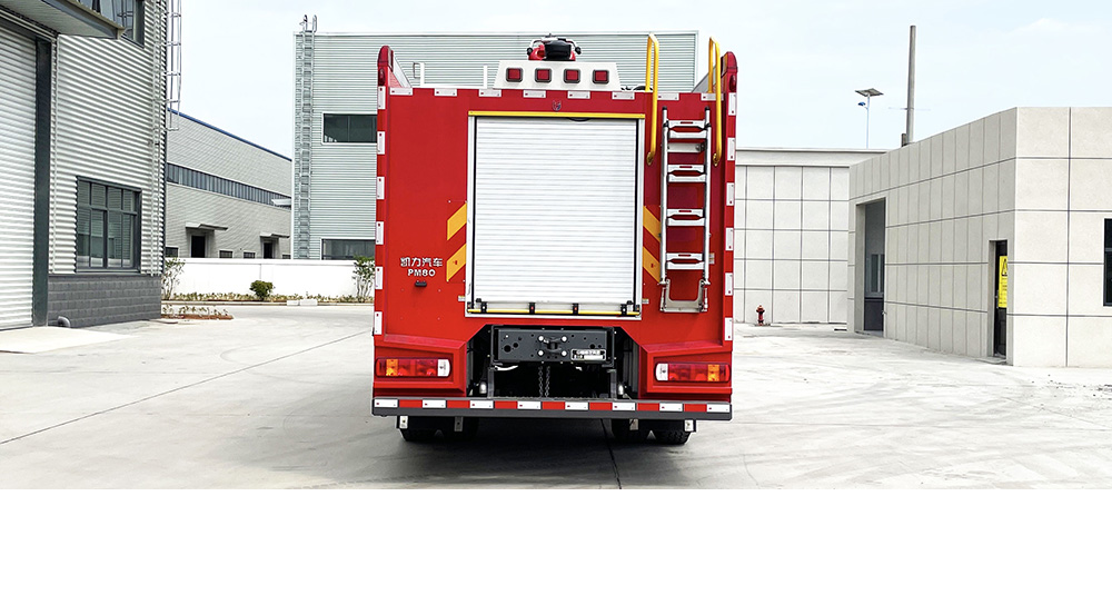 豪沃单桥泡沫消防车