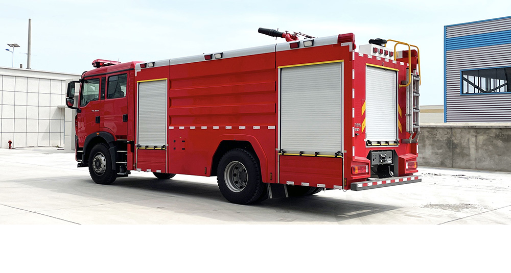 豪沃单桥泡沫消防车