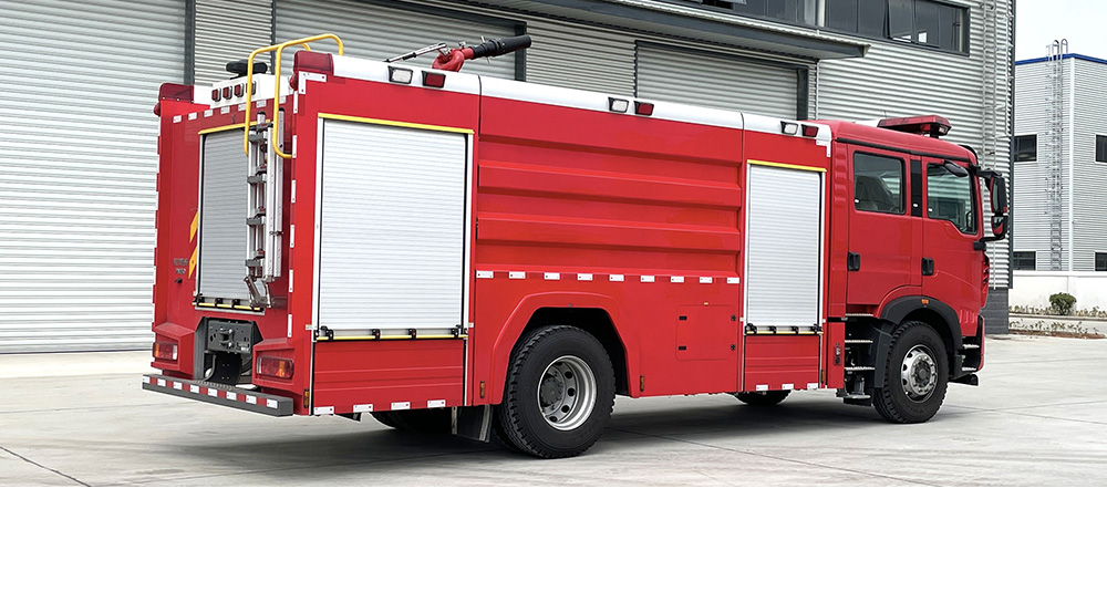 豪沃单桥泡沫消防车
