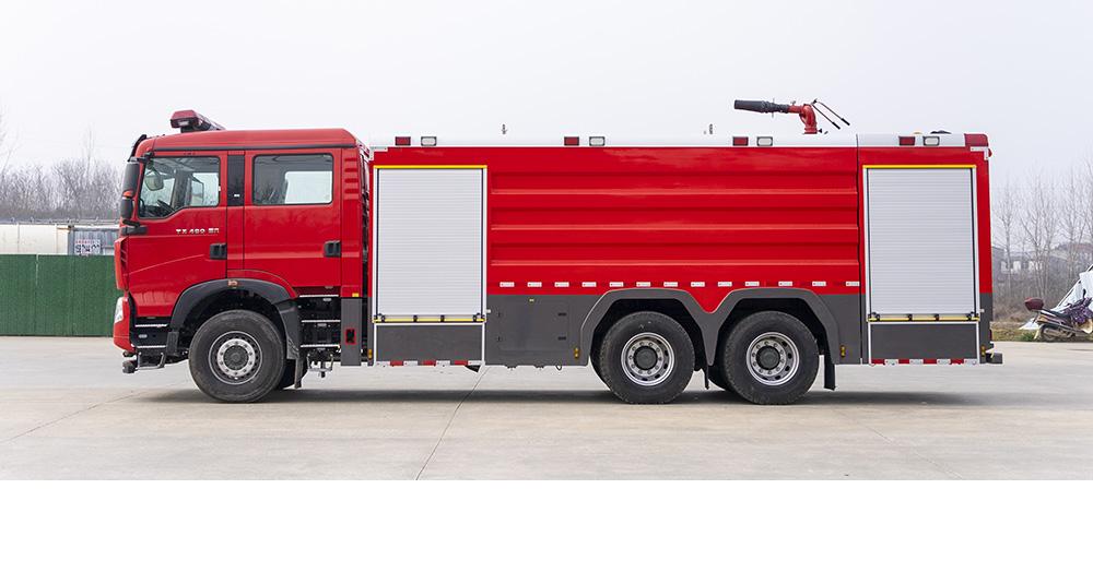 豪沃后双桥泡沫消防车
