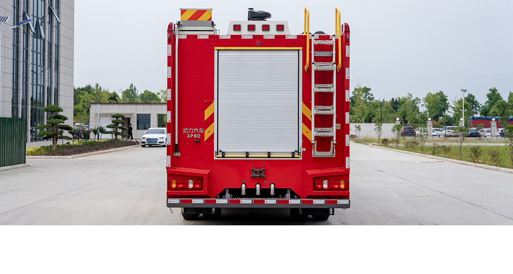 汕德卡单桥城市主战消防车