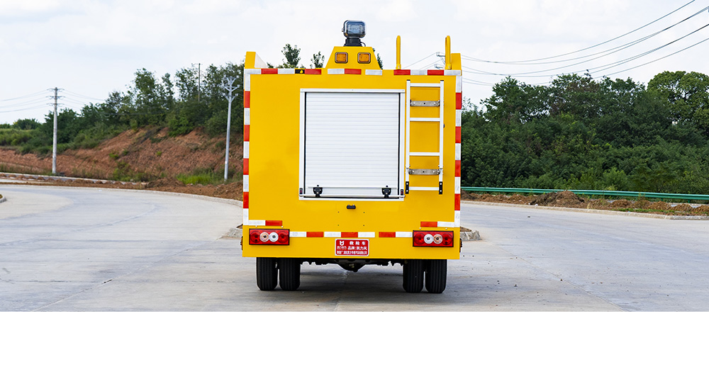 小卡之星3双排消防洒水车