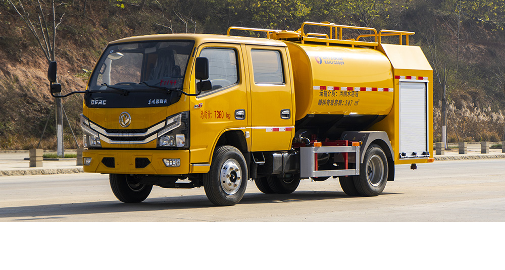 东风小多利卡双排消防洒水车