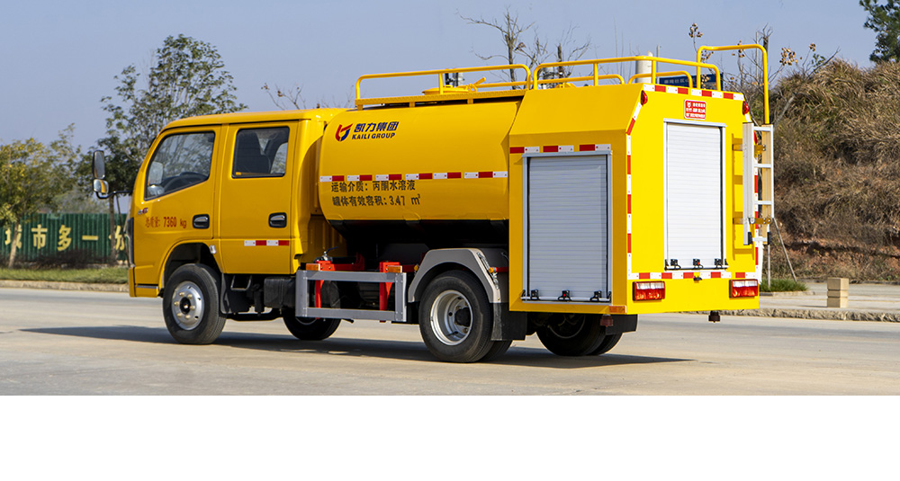 东风小多利卡双排消防洒水车