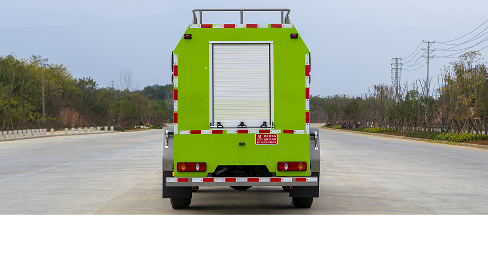 D1四驱消防洒水车