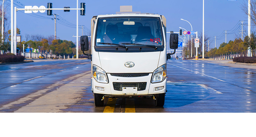跃进ES80纯电洗扫车