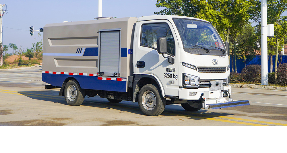 上汽跃进纯电路面清洗车