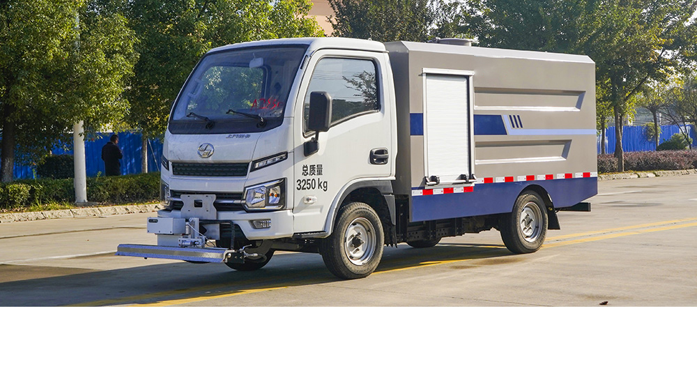 上汽跃进纯电路面清洗车