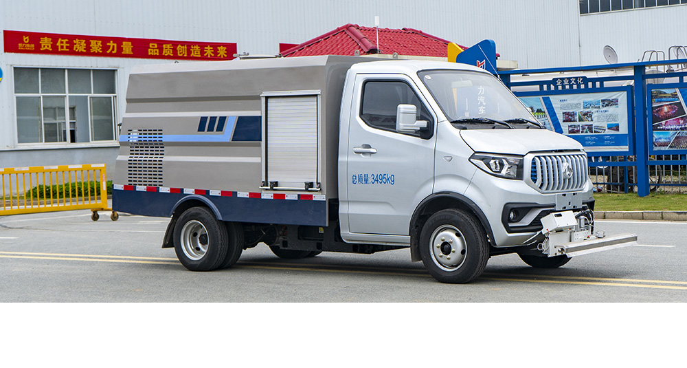 长安神骐纯电路面清洗车