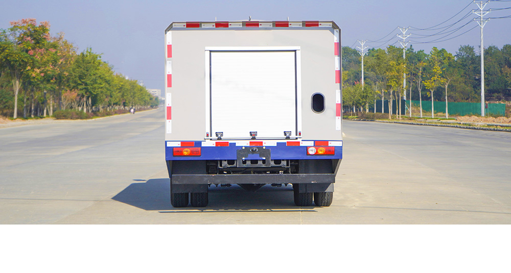 福田领航S1纯电路面清洗车