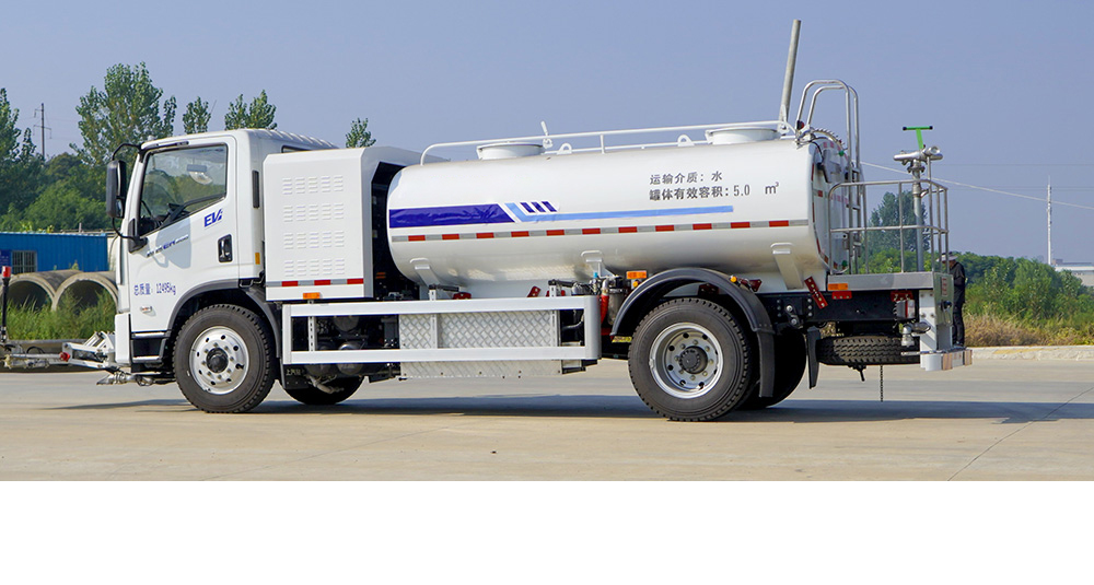 上汽跃进纯电路面清洗车