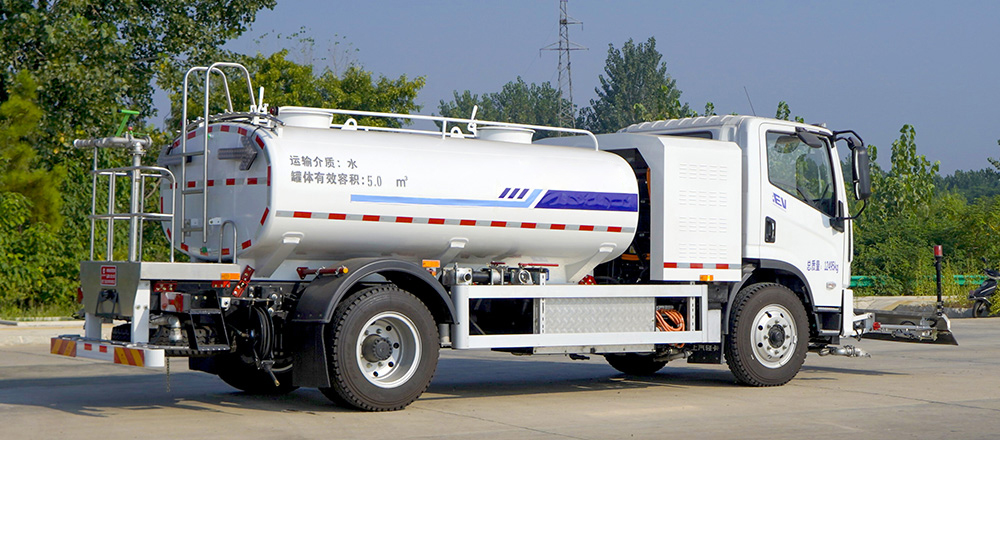 上汽跃进纯电路面清洗车