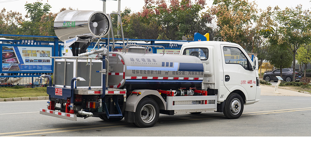 东风华神纯电绿化喷洒车