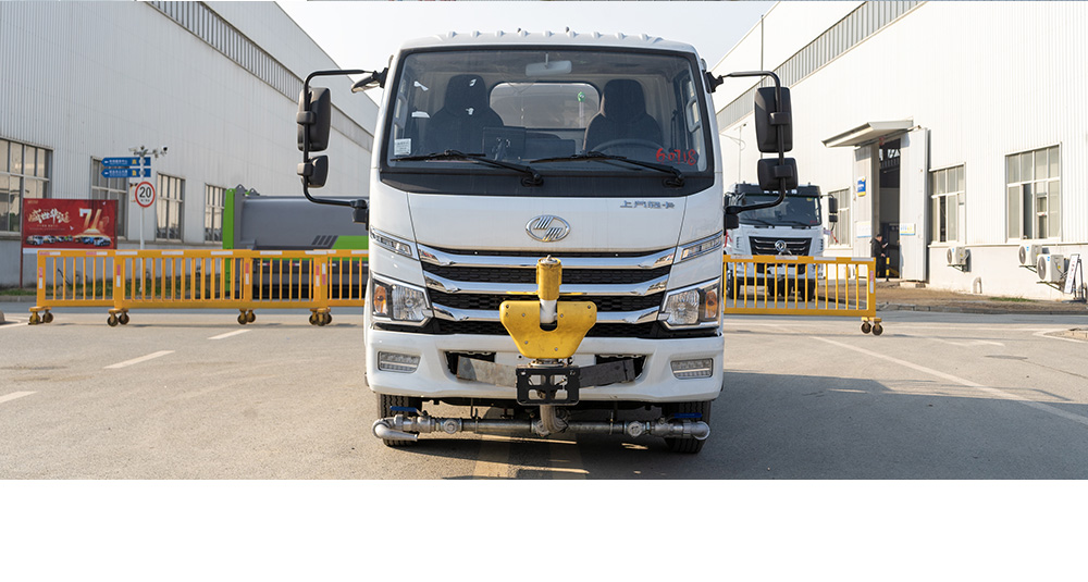 上汽跃进纯电绿化喷洒车