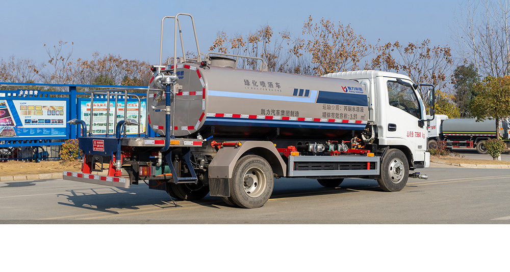 上汽跃进纯电绿化喷洒车
