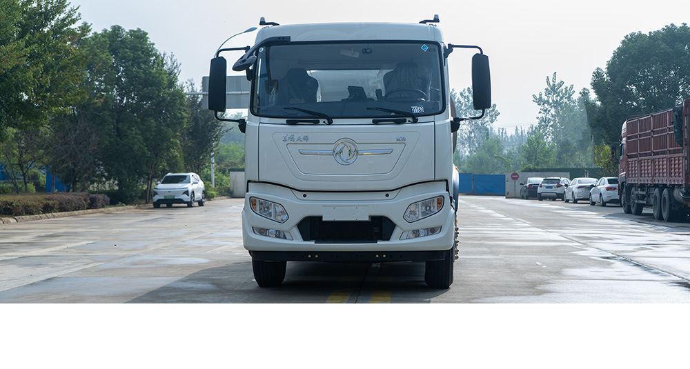 东风天锦纯电绿化喷洒车