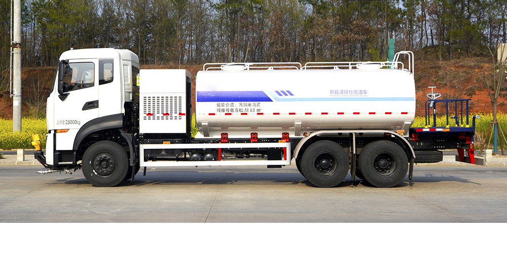 东风天龙纯电绿化喷洒车