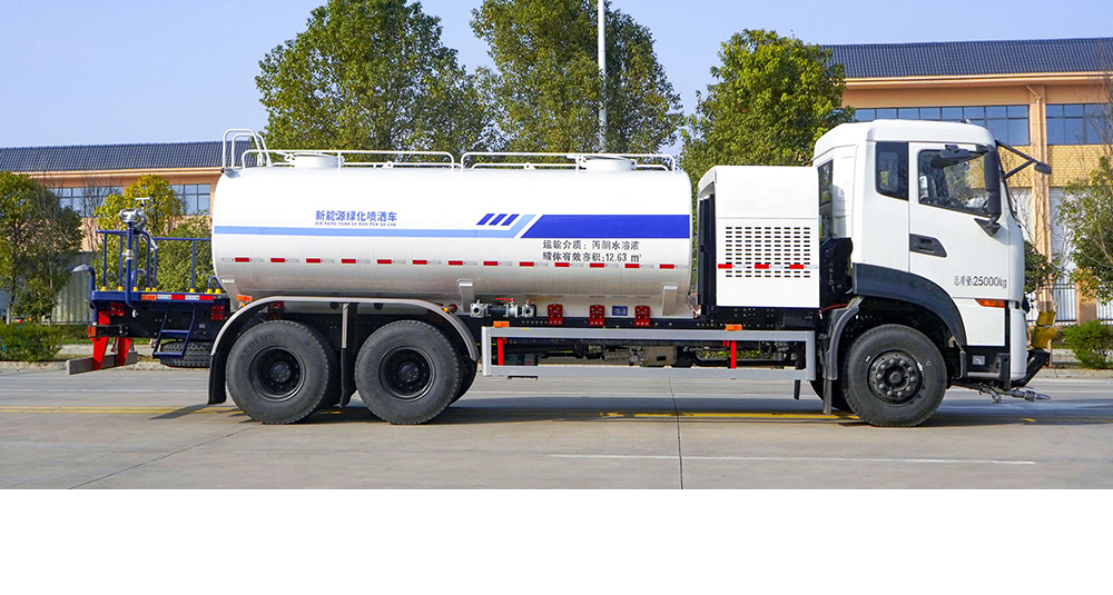 东风天龙纯电绿化喷洒车