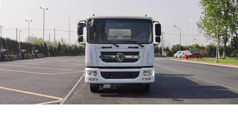 东风D9纯电多功能抑尘车