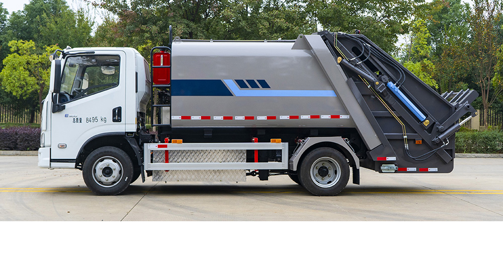 上汽跃进纯电压缩式垃圾车