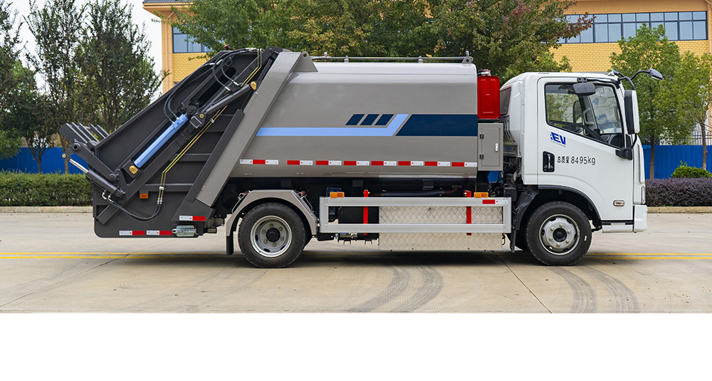 上汽跃进纯电压缩式垃圾车