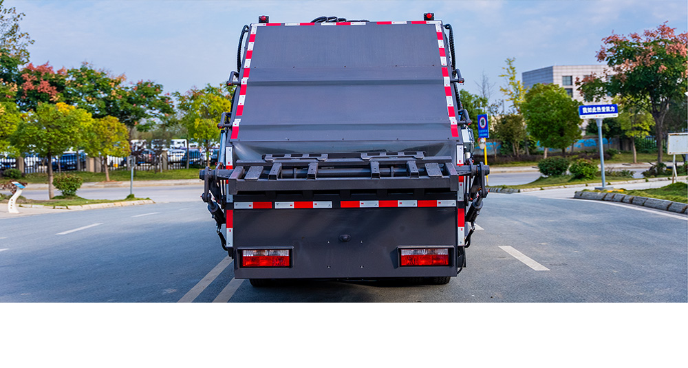 东风福瑞卡混动压缩式垃圾车