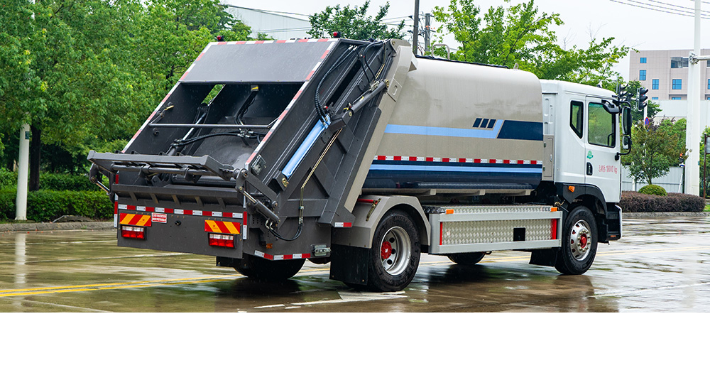 东风D9纯电压缩式垃圾车