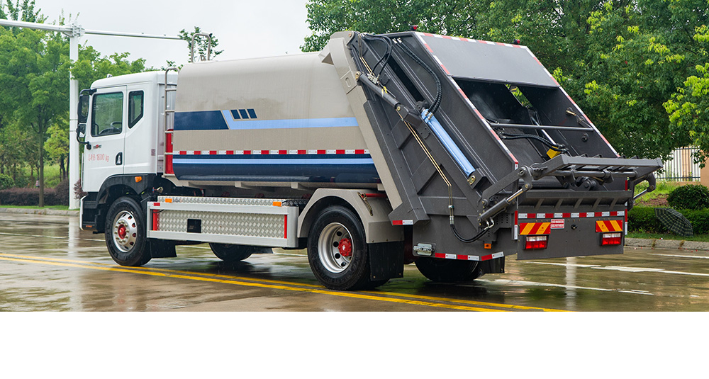 东风D9纯电压缩式垃圾车