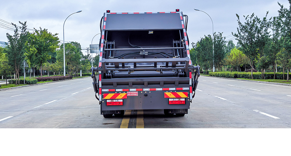 东风D9纯电压缩式垃圾车