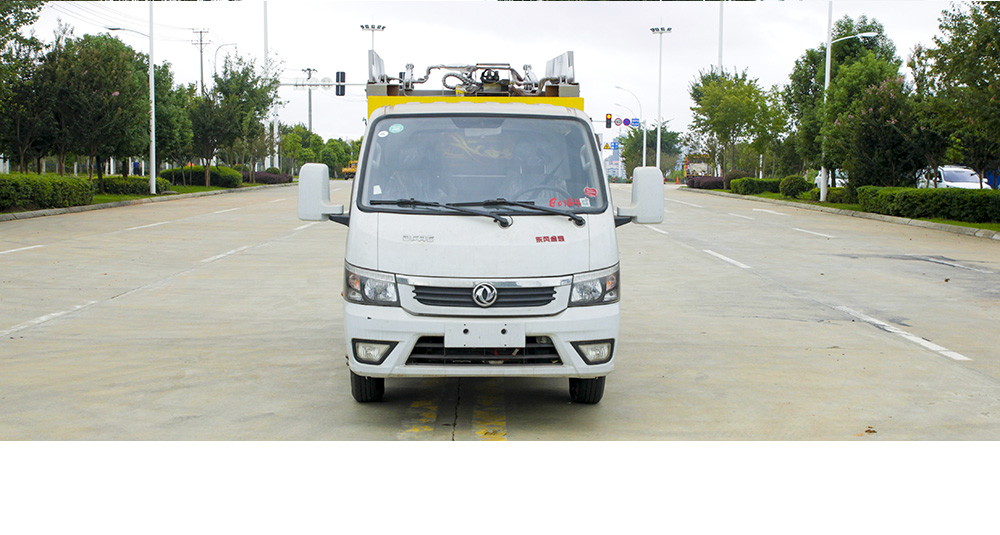 东风途逸纯电自装卸式垃圾车