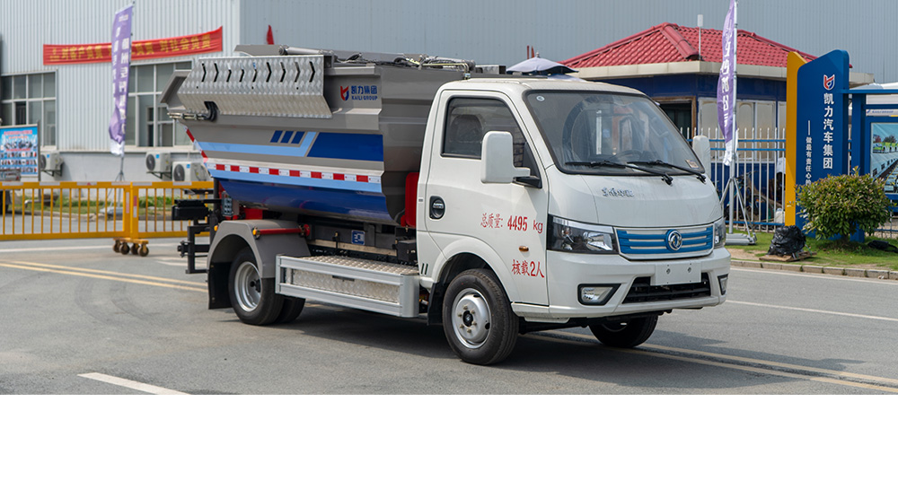 东风华神纯电自装卸式垃圾车