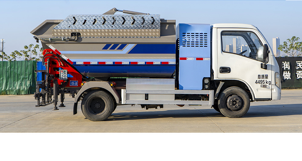 上汽跃进纯电自装卸式垃圾车